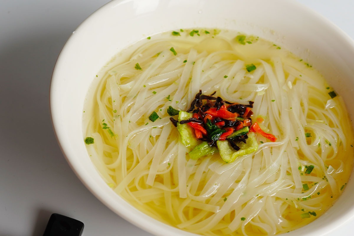 お米でできた麵で食べる 米めんシリーズ 塩ラーメン味(特定原材料等不使用)